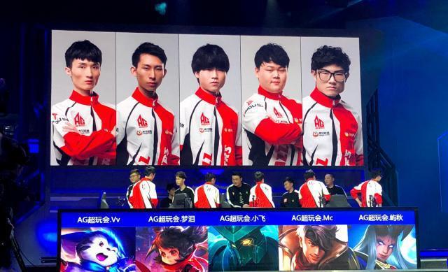 她都展现了 她都展现了